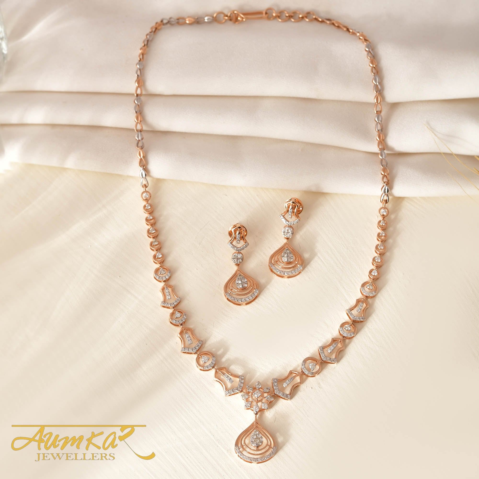 Featherlight Luxury: Exquisite Designer Diamond Necklace For Daily Glam