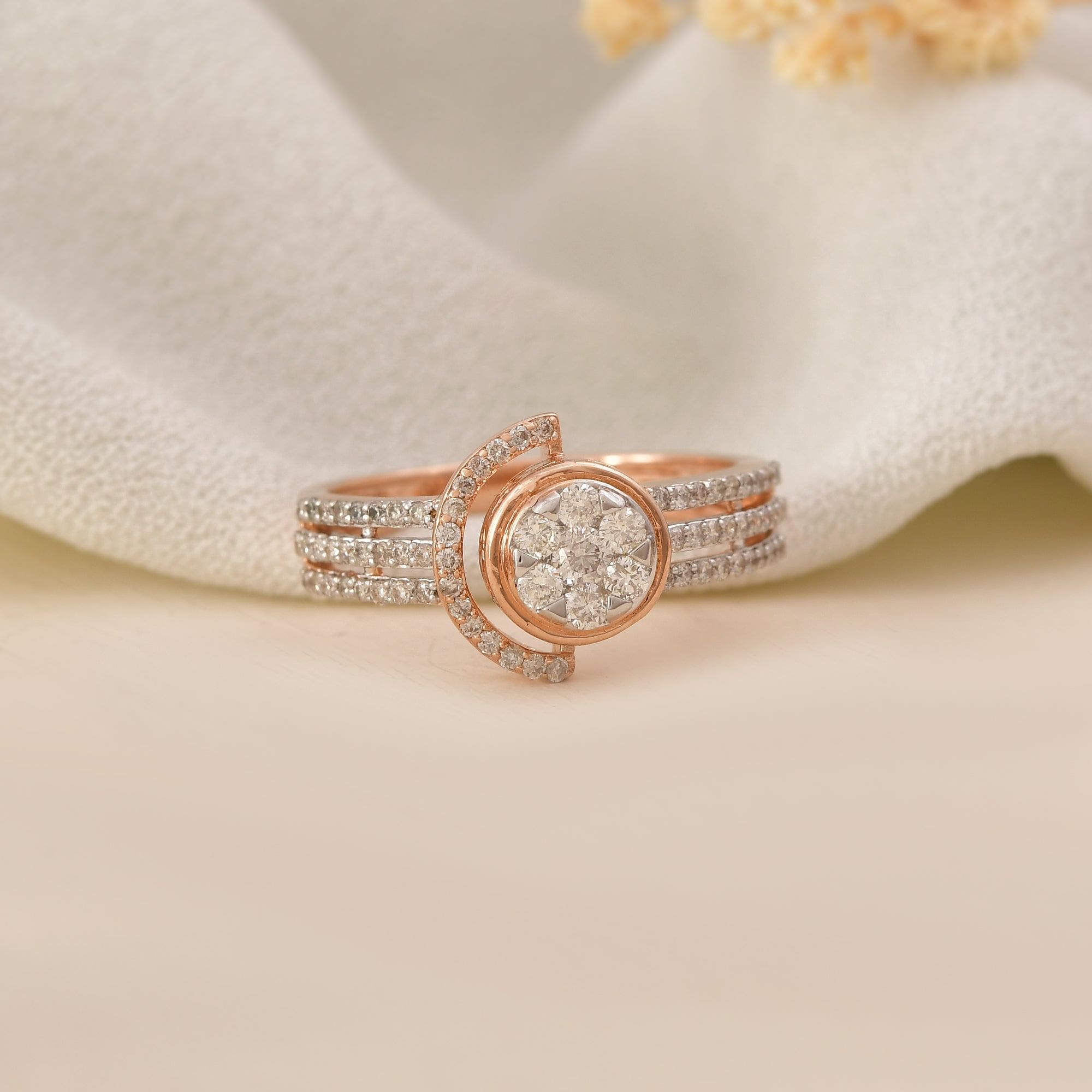 Aurora Gleam: Everyday Elegance In A Round Diamond