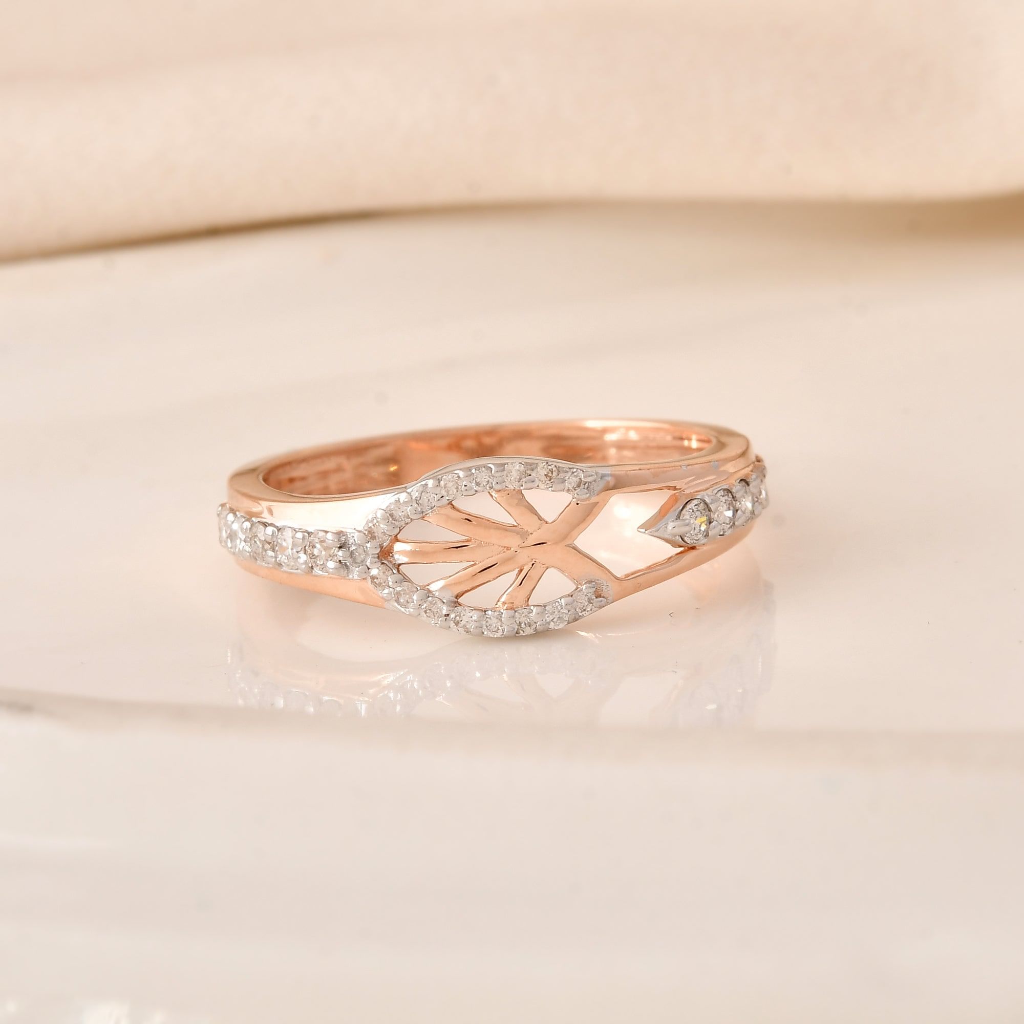Timeless Gleam: Daily Wear Ring For Women With Brilliant Round Diamonds